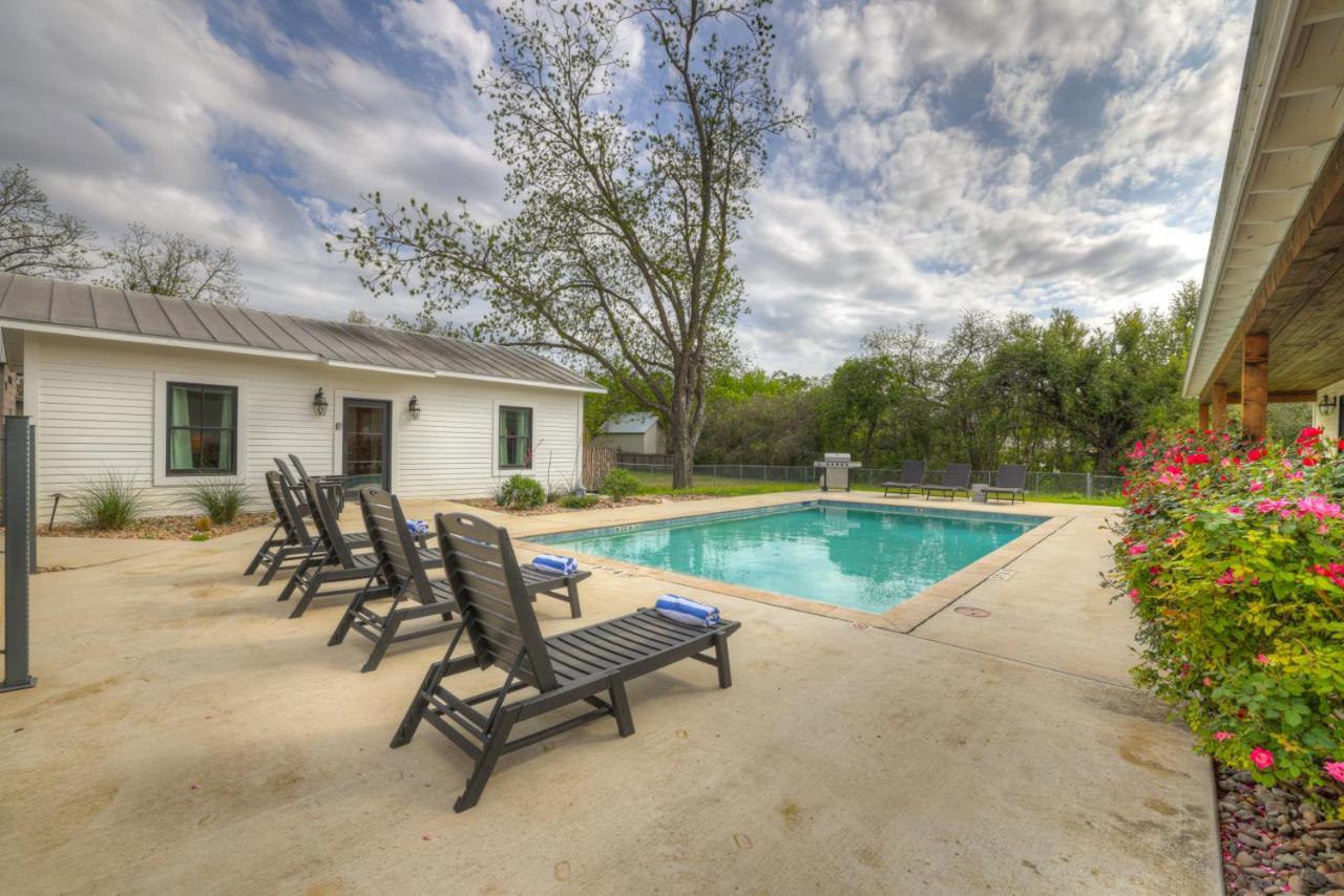 Schubert Inn Cottage - Pool - Walk To Main St Fredericksburg Exterior photo